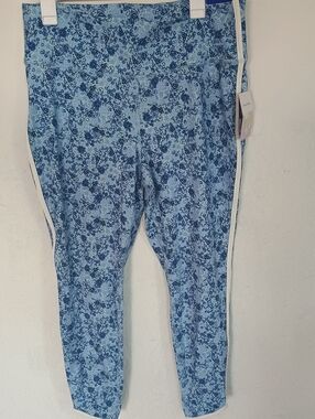 JoyLab Light Blue Floral Leggings with White Side Stripe